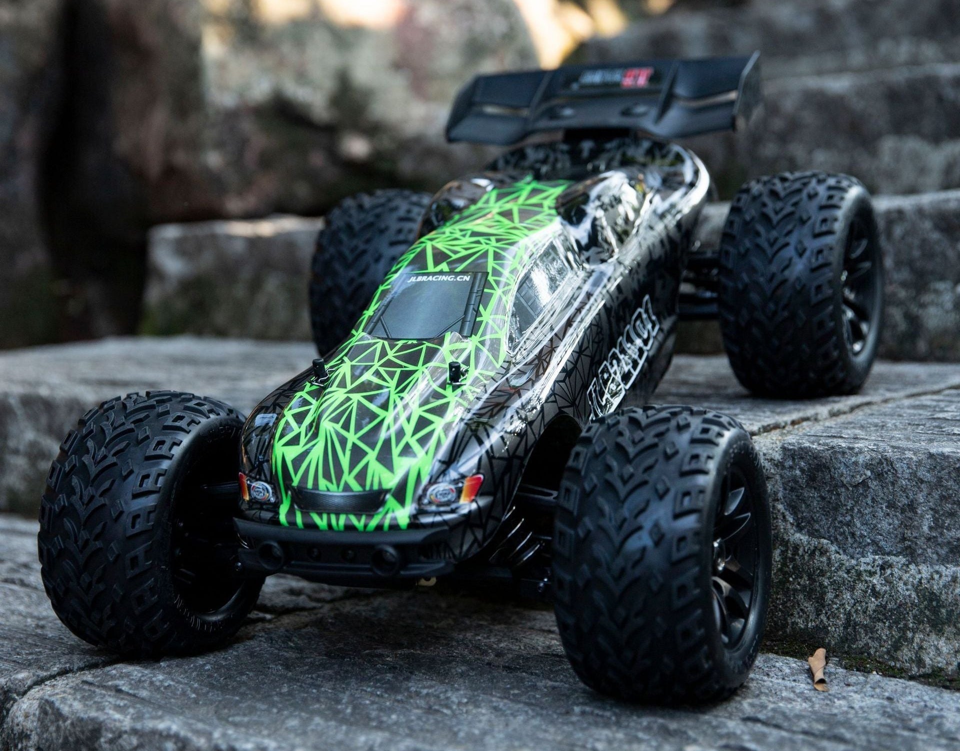 JLB Racing Cheetah 21101 1/10 RTR 4WD Offroad Brushless RC Car 80km/h